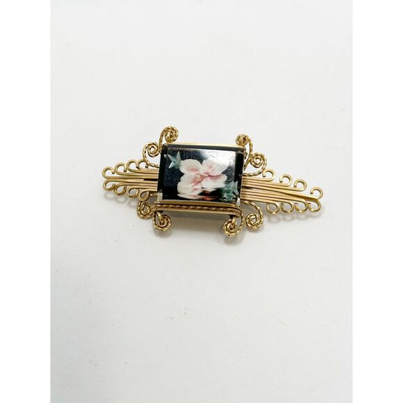 Reverse carved flower brooch 1950s lucite jewelry - Picture 1 of 4